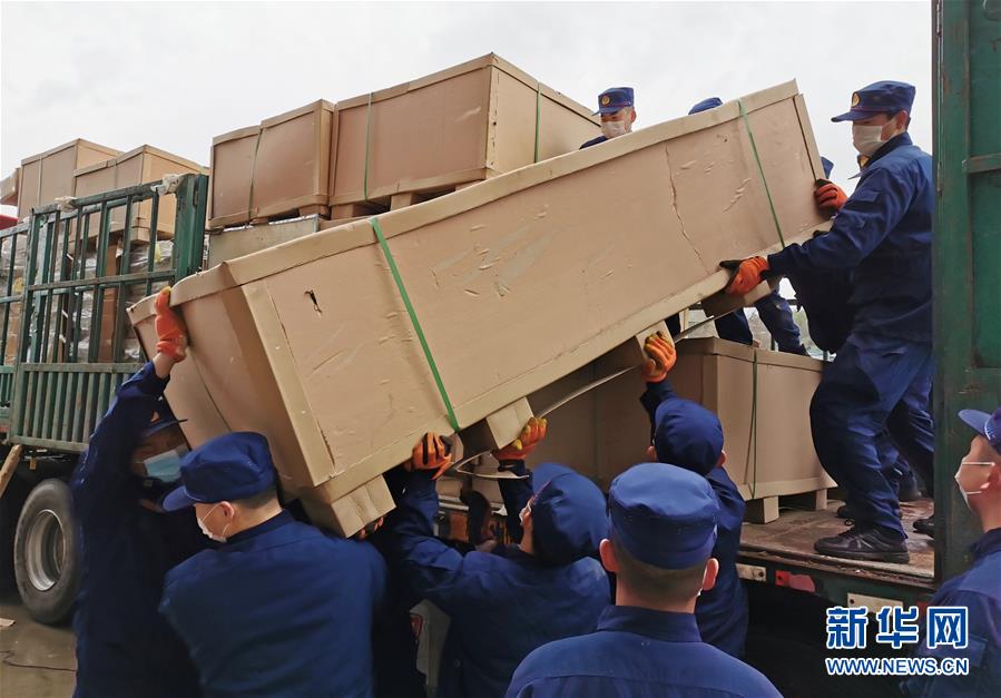 (新華全媒頭條)(4)“疫”線閃耀“火焰藍”——記奮戰湖北抗疫一線的消防救援隊伍