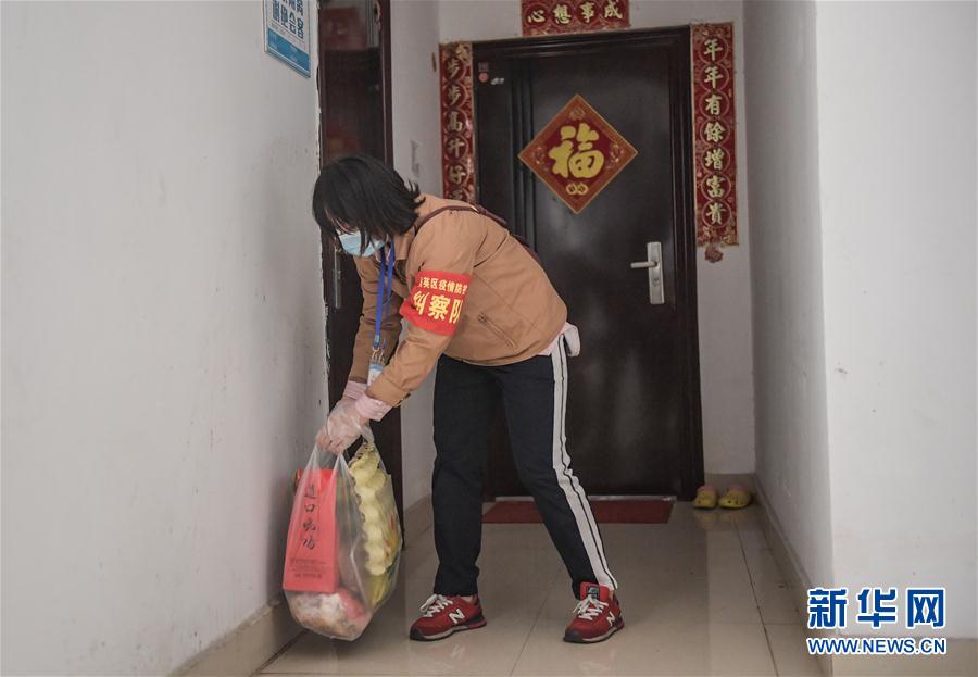 （在習(xí)近平新時(shí)代中國(guó)特色社會(huì)主義思想指引下&mdash;&mdash;新時(shí)代新作為新篇章&middot;習(xí)近平總書(shū)記關(guān)切事）（2）&ldquo;平凡英雄&rdquo;的力量&mdash;&mdash;致敬堅(jiān)守戰(zhàn)&ldquo;疫&rdquo;一線的社區(qū)工作者 