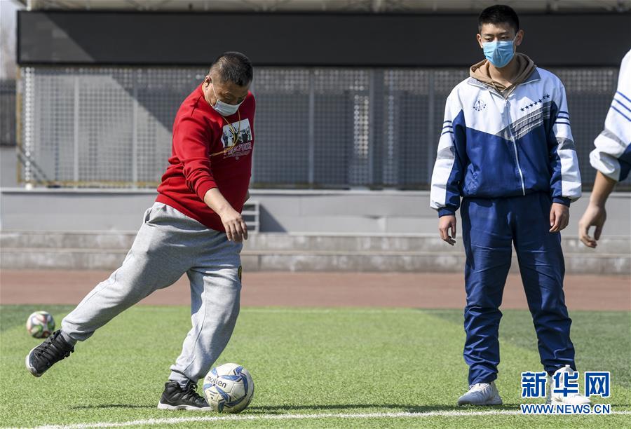 (圖文互動)(4)“早”安同學(xué),“早”安老師!——新疆初高中畢業(yè)班復(fù)課一周回訪見聞