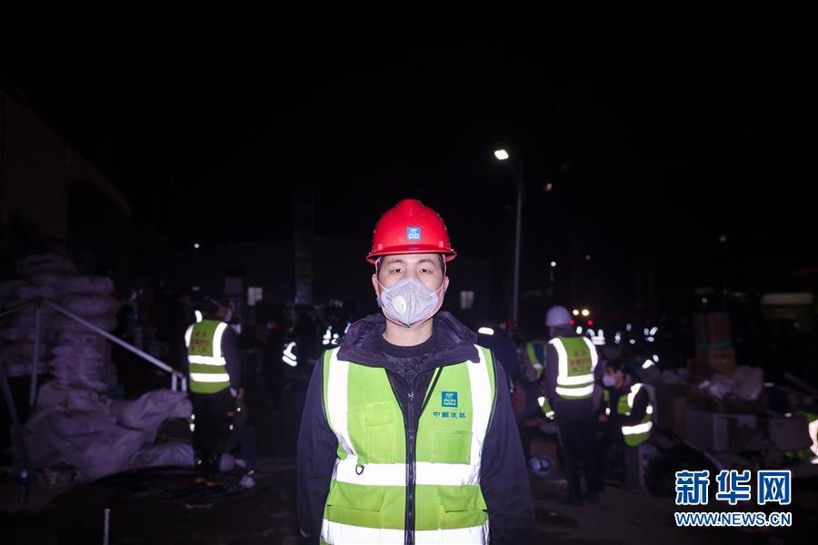 (一線抗疫群英譜·圖文互動(dòng))(5)羅文浩:“女兒,你的名字里有溫暖,有榮光!”