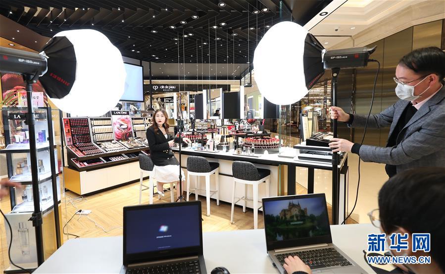 (中國經濟新觀察·圖文互動)(4)搶抓“云端”的機遇——看數字技術如何撬動新動能