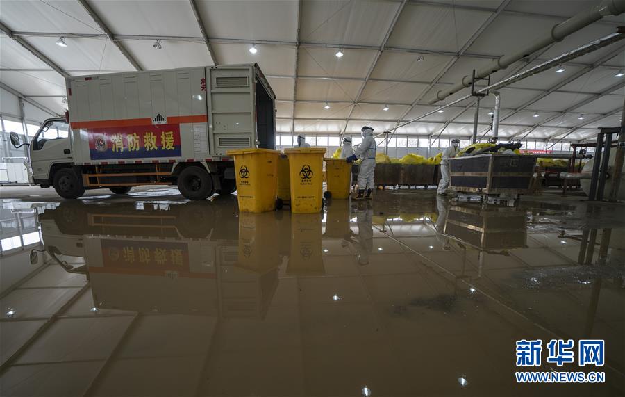 (聚焦疫情防控·圖文互動)(1)“隱蔽”防線上的阻擊戰——武漢醫療廢物處理從“全線告急”到“日產日清”