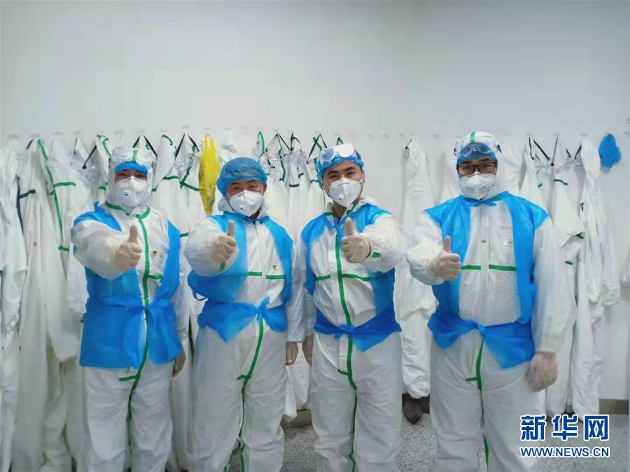 (新華全媒頭條·圖文互動)(9)星火成炬——記戰“疫”中的志愿服務英雄