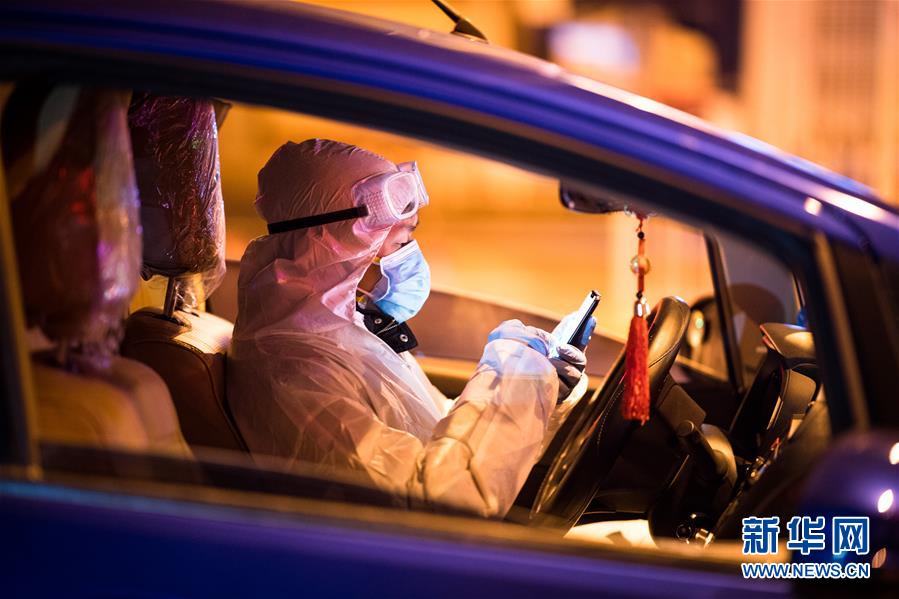 (新華全媒頭條·圖文互動)(5)從磨難中奮起——武漢戰“疫”凝聚中華民族磅礴力量