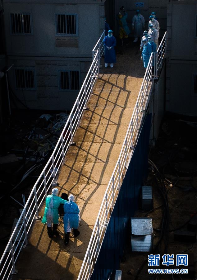 (新華全媒頭條·圖文互動)(12)從磨難中奮起——武漢戰“疫”凝聚中華民族磅礴力量