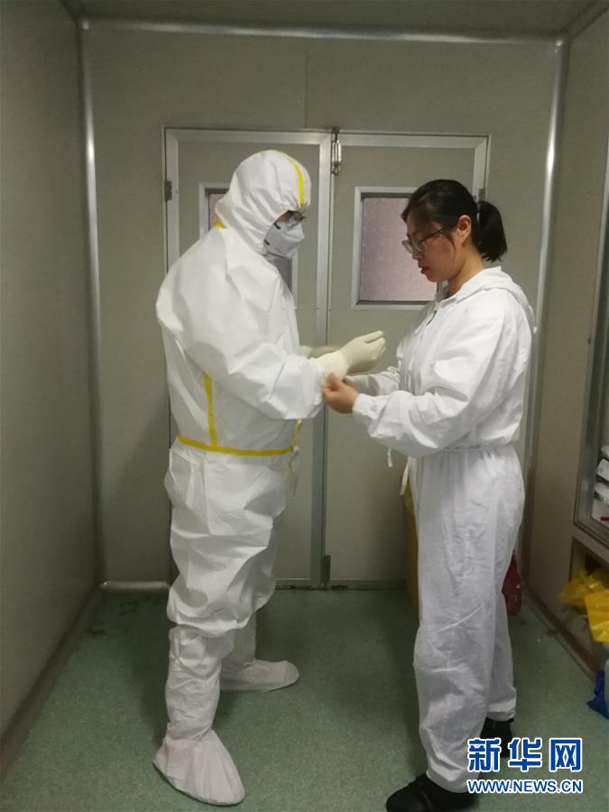 (一線抗疫群英譜·圖文互動)(4)山西檢測員伉儷:疫情不退,決不放松