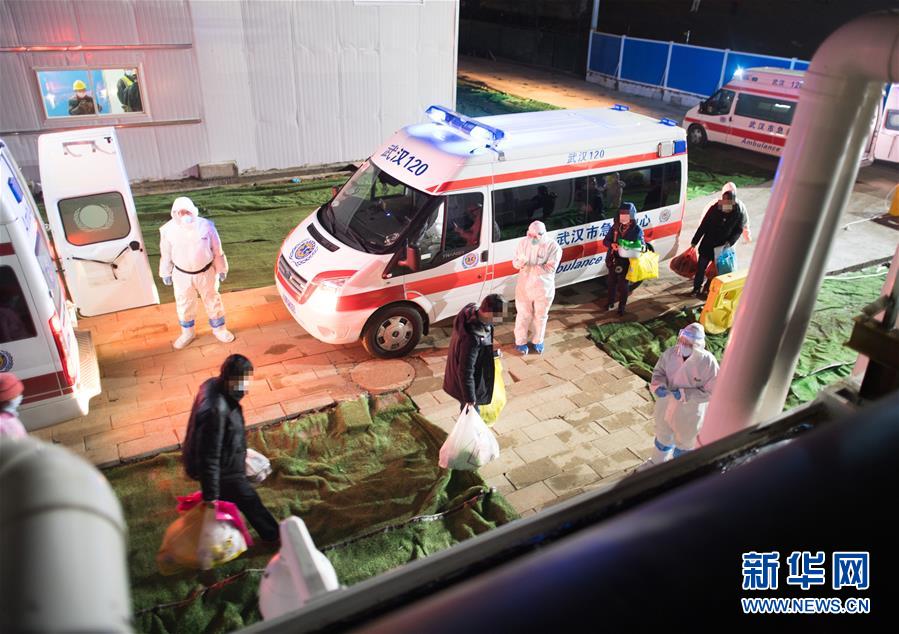 (聚焦疫情防控·圖文互動)(11)分秒必爭!一切為了治病救人——中國抗疫生命至上的生動實踐