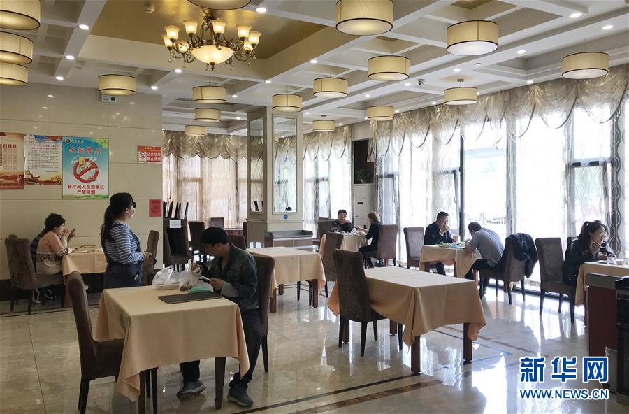 (聚焦復工復產·圖文互動)(1)春暖花開迎客來——天津餐飲業(yè)回暖一線直擊
