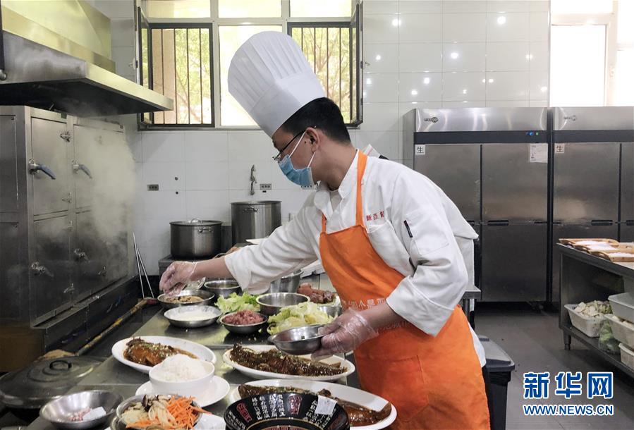 (聚焦復工復產·圖文互動)(3)春暖花開迎客來——天津餐飲業(yè)回暖一線直擊