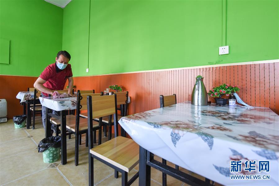 (決戰決勝脫貧攻堅·圖文互動)(3)阿布都艾尼北上務工“三級跳”