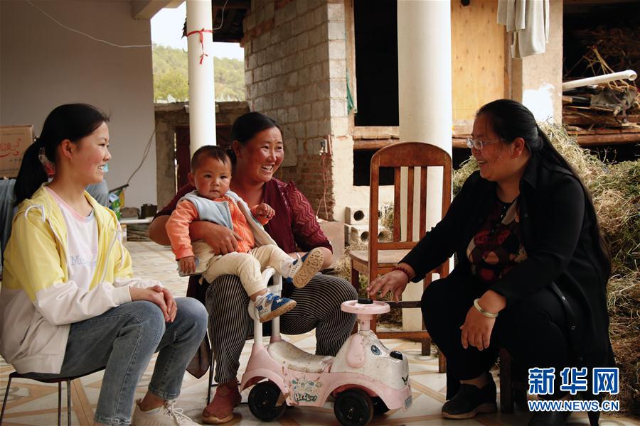 (代表委員履職·圖文互動(dòng))(2)為百姓健康奔走——全國人大代表胡阿羅履職記