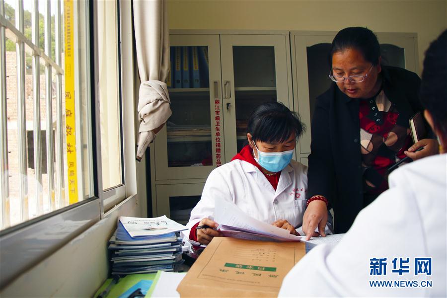 (代表委員履職·圖文互動(dòng))(5)為百姓健康奔走——全國人大代表胡阿羅履職記