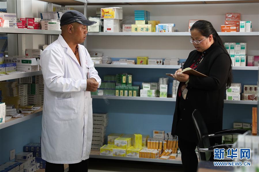 (代表委員履職·圖文互動(dòng))(7)為百姓健康奔走——全國人大代表胡阿羅履職記