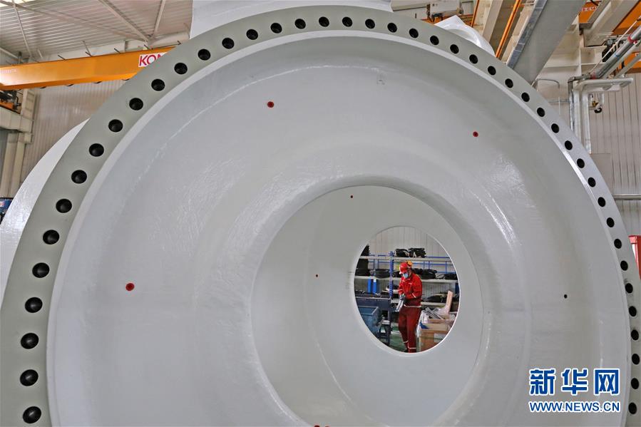 (聚焦復(fù)工復(fù)產(chǎn)·圖文互動(dòng))(1)聆聽復(fù)蘇的腳步——新疆企業(yè)一線生產(chǎn)見聞