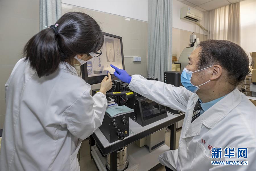 （代表委員履職·圖文互動）（2）“履職與行醫，都要精益求精”——全國政協委員吳煥淦履職記