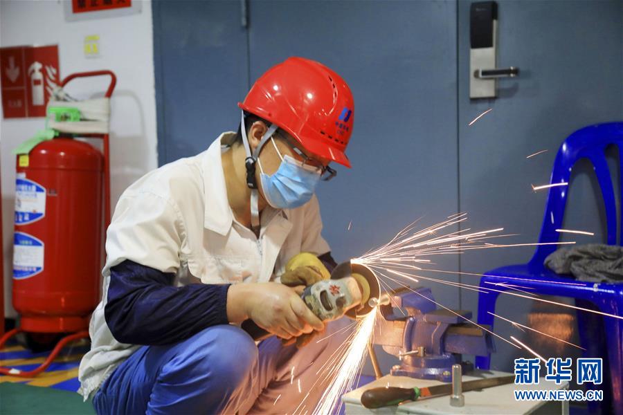 (全球抗疫進行時·圖文互動)(3)通訊:額勒賽水電站為疫情下的柬埔寨提供發(fā)展動力