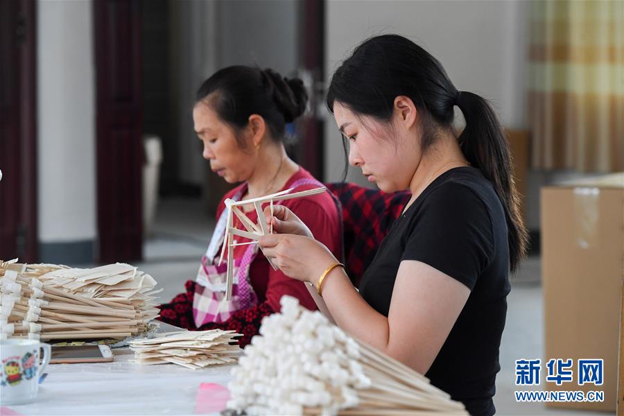 （決戰決勝脫貧攻堅&middot;圖文互動）（4）老手藝撐起&ldquo;脫貧傘&rdquo;