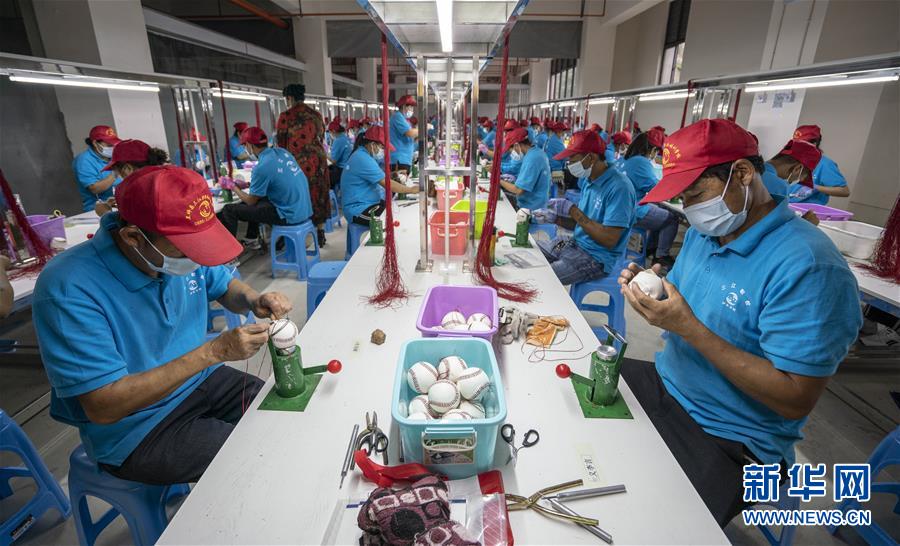 (新華全媒頭條·兩會(huì)特別報(bào)道·圖文互動(dòng))(6)守住底線(xiàn) 穩(wěn)中求進(jìn)——從全國(guó)兩會(huì)看“六穩(wěn)”“六保”如何發(fā)力