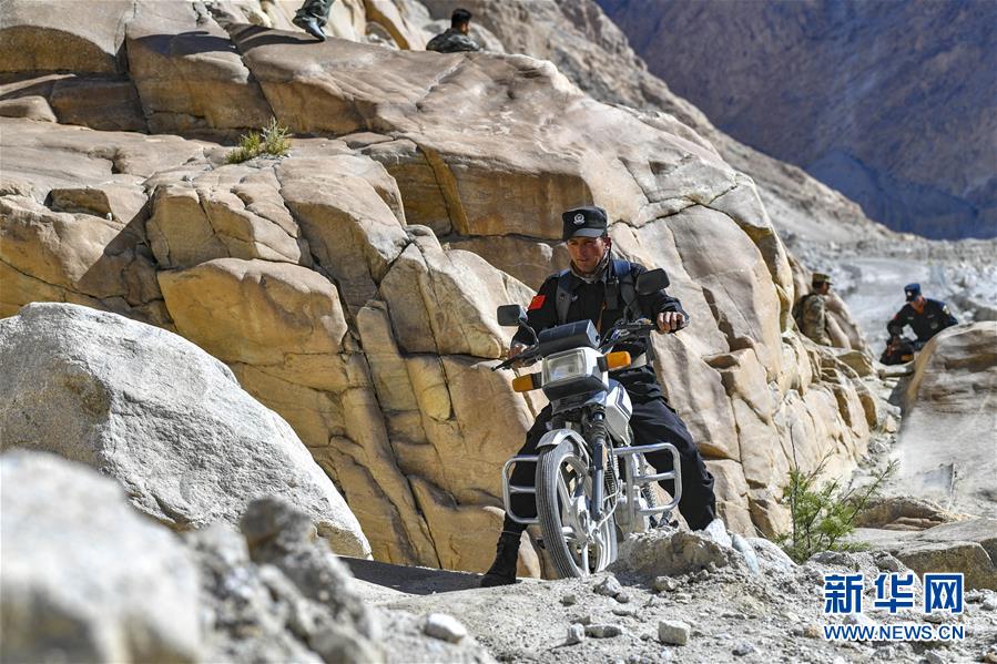 (新華全媒頭條·圖文互動(dòng))(12)飛吧,“帕米爾雄鷹”!