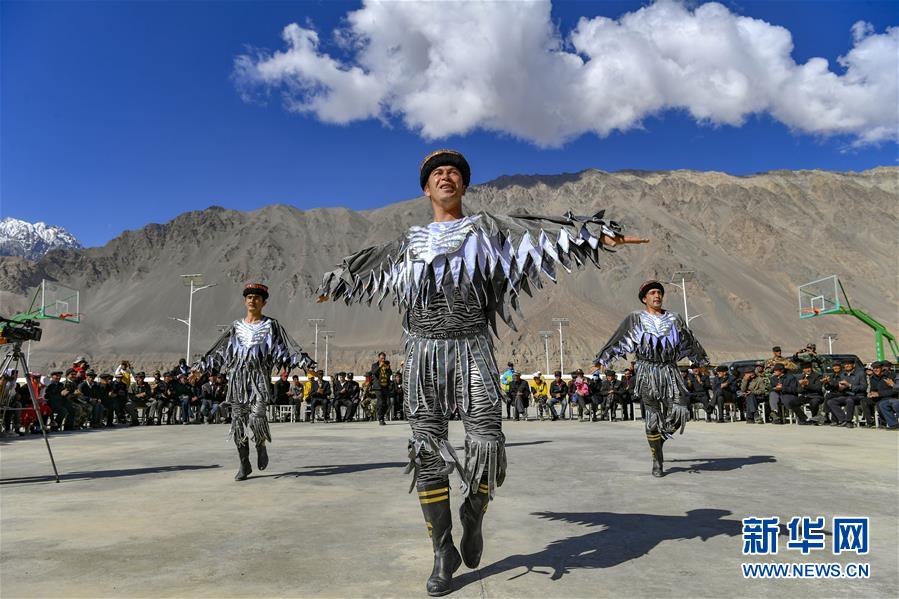 (新華全媒頭條·圖文互動(dòng))(13)飛吧,“帕米爾雄鷹”!