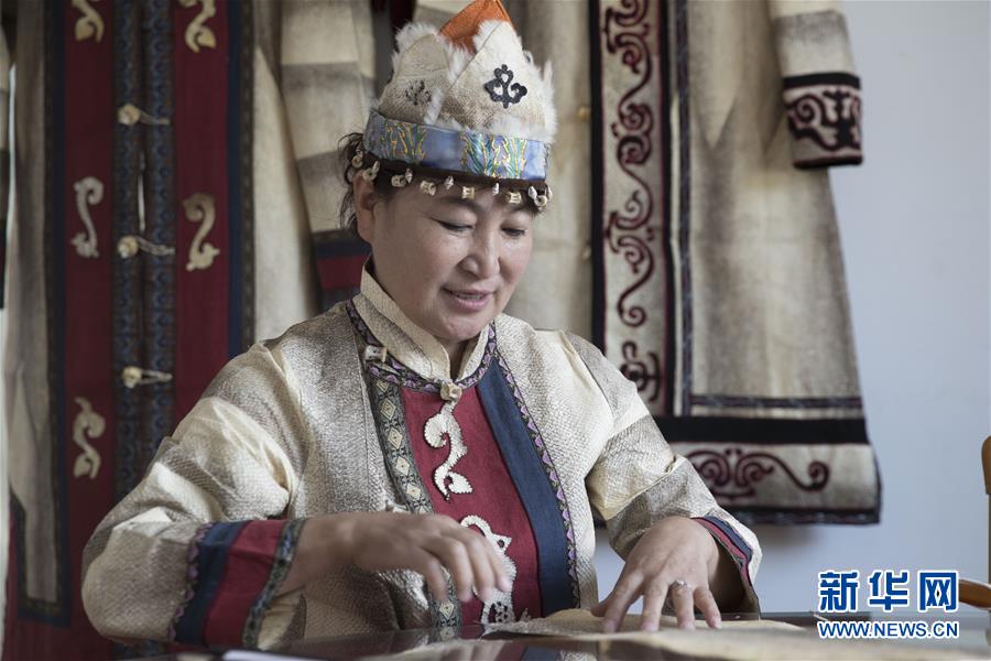 (新華全媒頭條·走向我們的小康生活·圖文互動)(8)迎著東升的紅日——走向小康之路的赫哲族