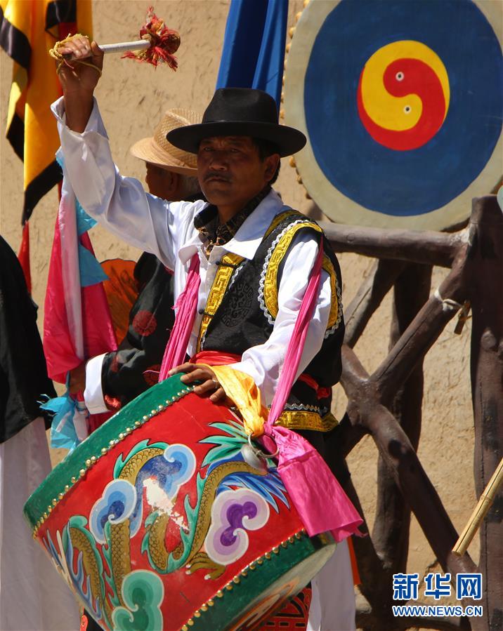 (圖文互動(dòng))(4)高原追夢人守護(hù)非遺“活化石”
