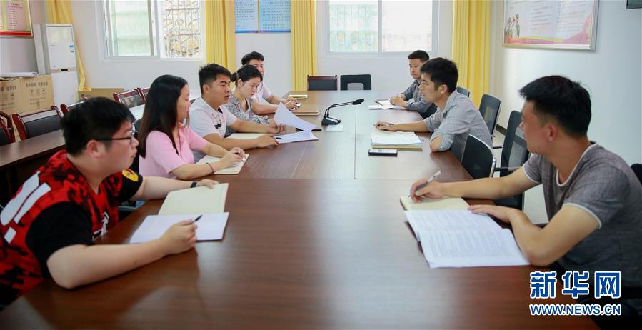  （新華全媒頭條&middot;圖文互動）（4）青春，在希望的田野上&mdash;&mdash;大別山區(qū)尋訪&ldquo;城歸&rdquo;大學(xué)畢業(yè)生