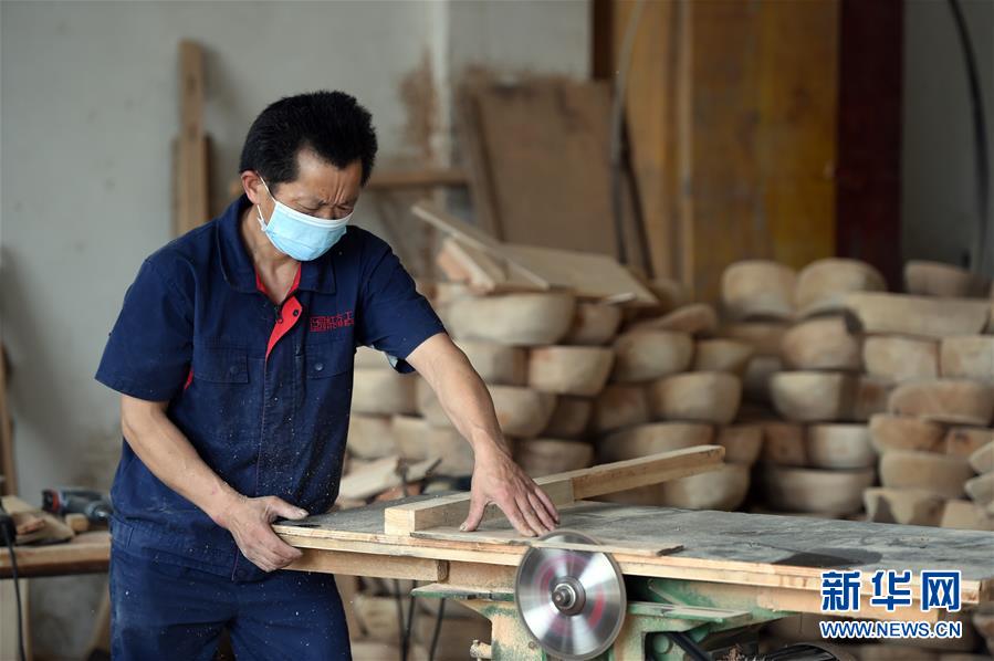  （新華全媒頭條&middot;圖文互動）（5）青春，在希望的田野上&mdash;&mdash;大別山區(qū)尋訪&ldquo;城歸&rdquo;大學(xué)畢業(yè)生