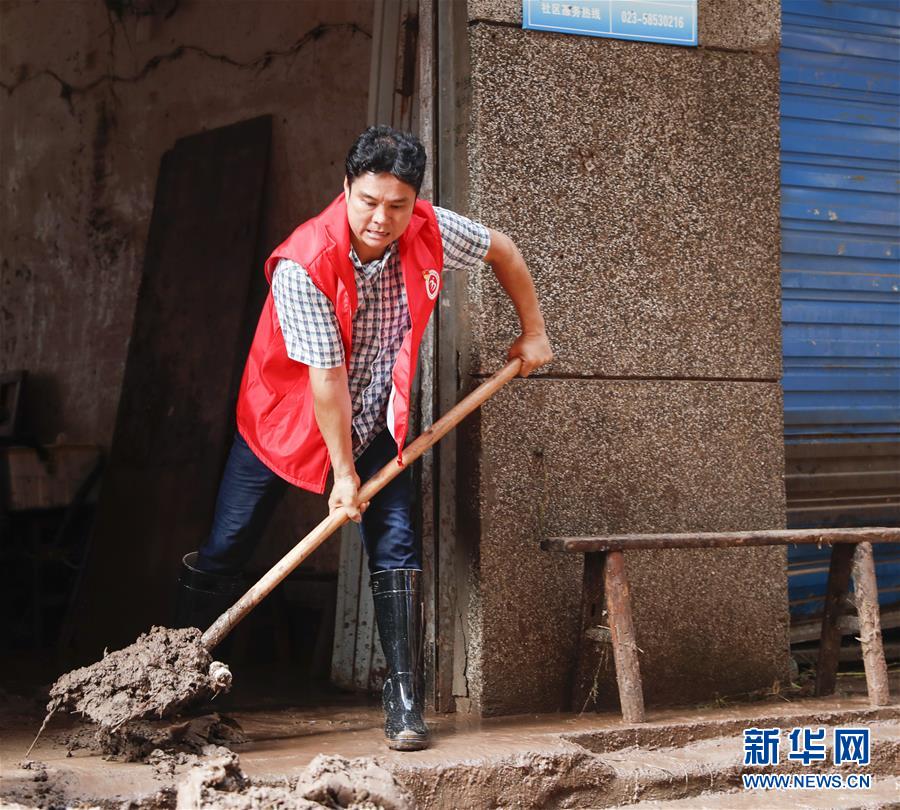 (防汛抗洪·一線人物·圖文互動(dòng))(5)“硬漢”傅山祥