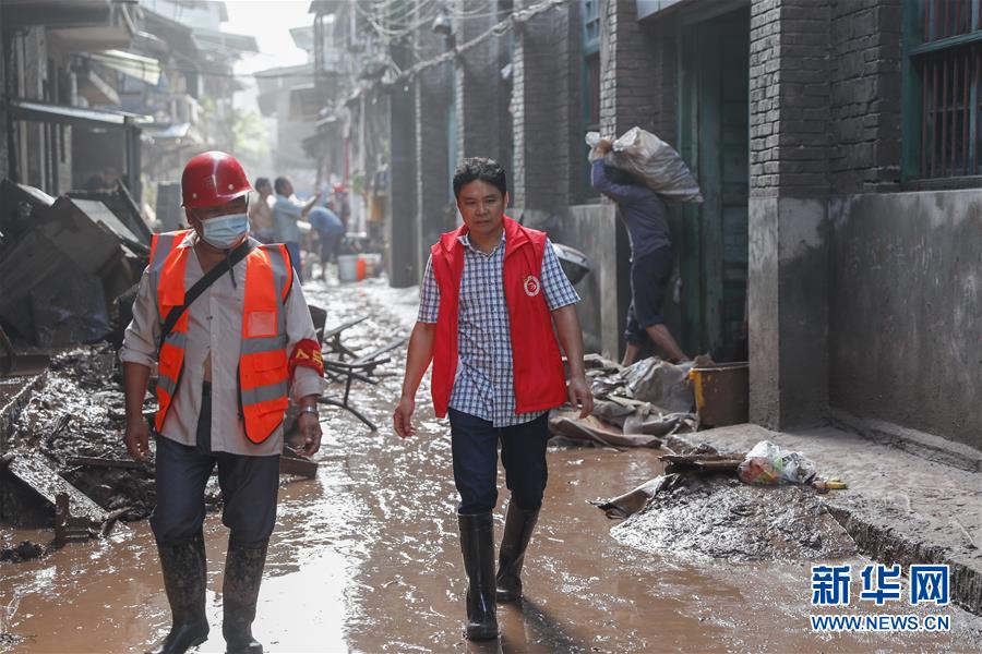 (防汛抗洪·一線人物·圖文互動(dòng))(8)“硬漢”傅山祥