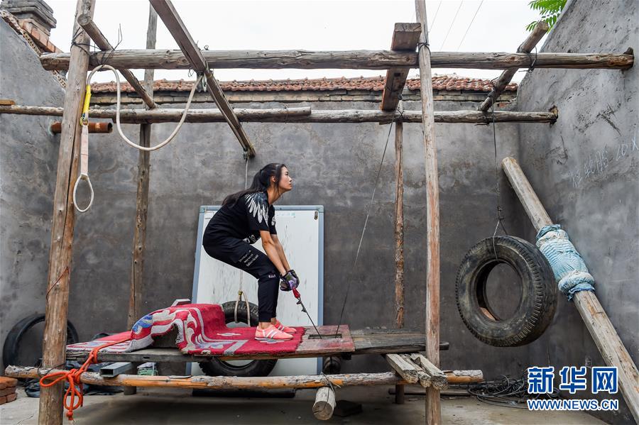 (體育·圖文互動(dòng))(13)父愛(ài)如燈 伴我奔跑