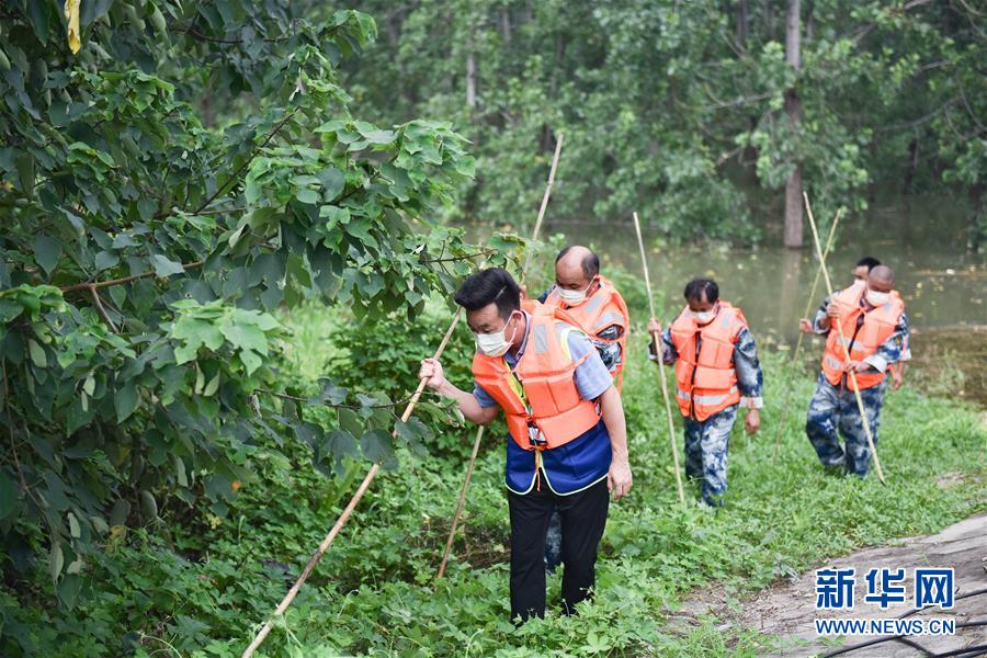 (在習(xí)近平新時代中國特色社會主義思想指引下——新時代新作為新篇章·習(xí)近平總書記關(guān)切事·圖文互動)(2)戰(zhàn)疫魔,斗洪魔——湖北全力應(yīng)對防疫、防汛疊加“雙考”