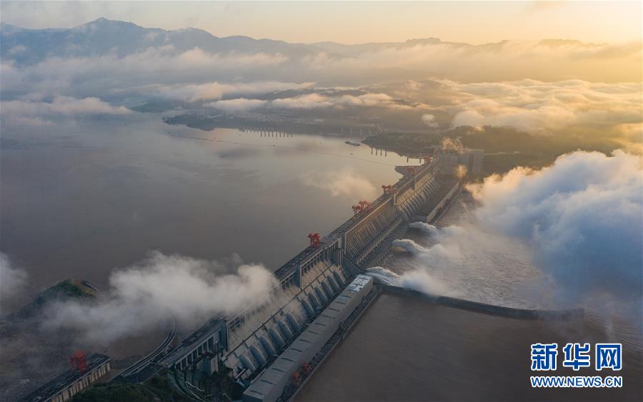 #(防汛抗洪·圖文互動)(2)三峽水庫有效攔蓄長江2020年第3號洪水削峰達36.7%