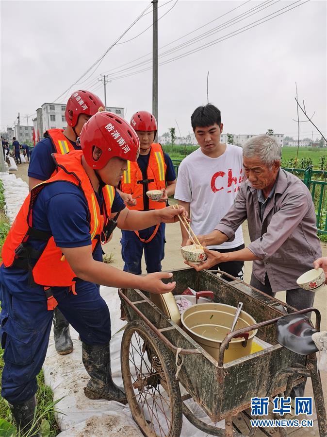 (新華全媒頭條·圖文互動)(5)筑起共御水患的鋼鐵長堤——戰洪一線的“干群關系新答卷”