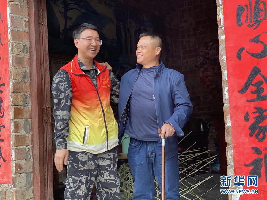 (在習近平新時代中國特色社會主義思想指引下——新時代新作為新篇章·習近平總書記關切事·圖文互動)(4)青春做伴,西部放歌——走近扎根西部建設邊疆的大學生們