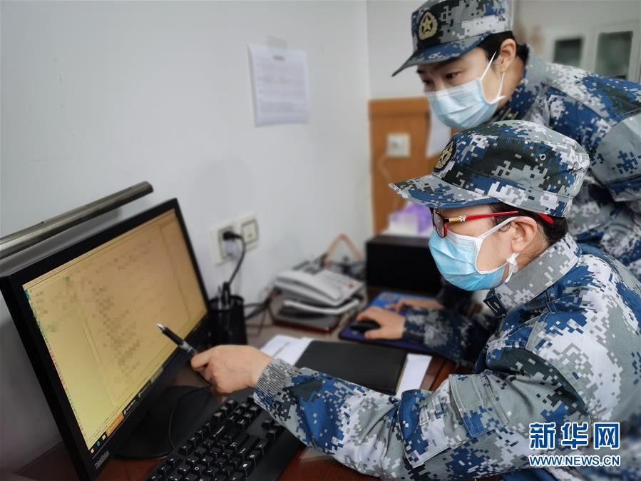 (圖文互動)(8)“白衣戰士”在沖鋒——記“最美新時代革命軍人”仲月霞