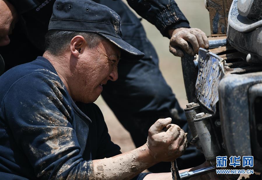 (圖文互動)(5)記者手記:可可西里,“挪”向“藏羚羊大產房”的14個半小時