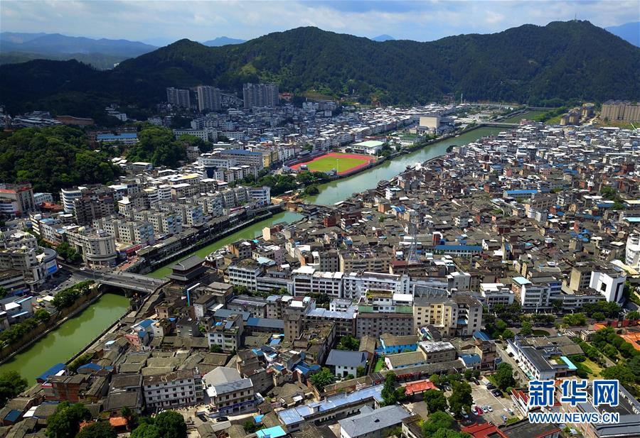 (走向我們的小康生活·圖文互動(dòng))(2)“紅土地”越來(lái)越紅火——福建老區(qū)蘇區(qū)發(fā)展新貌掠影