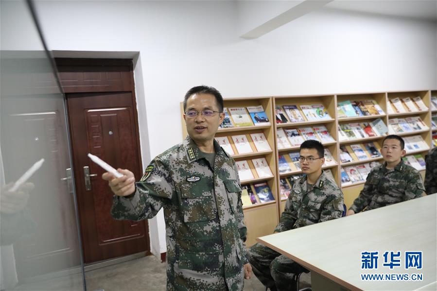 (圖文互動)(2)對黨赤“淳” 為國志“靜”——記戰略支援部隊某部高級工程師淳靜