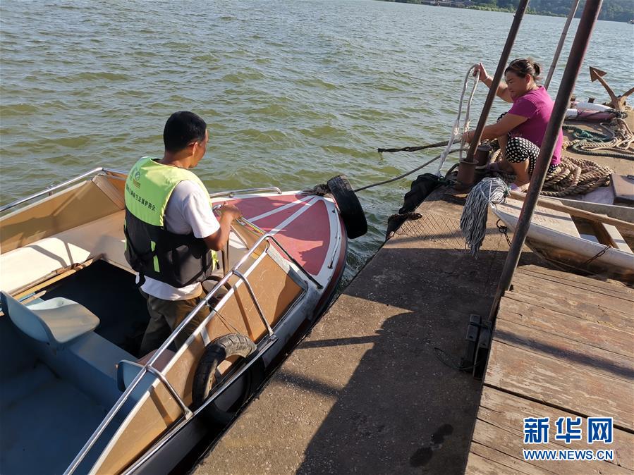 （總書記推動的改革身邊事&middot;生態(tài)文明改革篇&middot;圖文互動）（1）特寫：從&ldquo;捕魚人&rdquo;到&ldquo;護魚人&rdquo;&mdash;&mdash;長江漁民上岸后的新生活