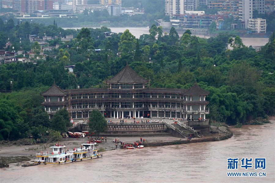 (新華全媒頭條·圖文互動)(3)“洪線”逆險守家國——抗洪一線的凡人星光