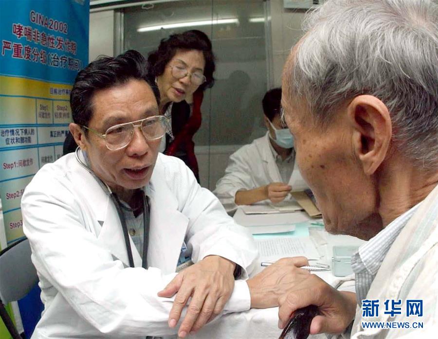 （圖文互動）（6）敢醫(yī)敢言，生命至上&mdash;&mdash;記&ldquo;共和國勛章&rdquo;獲得者鐘南山