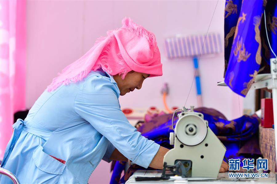 (新華全媒頭條·走向我們的小康生活·圖文互動(dòng))(4)綠色繪就三江源——來自青海脫貧奔小康一線的蹲點(diǎn)報(bào)告