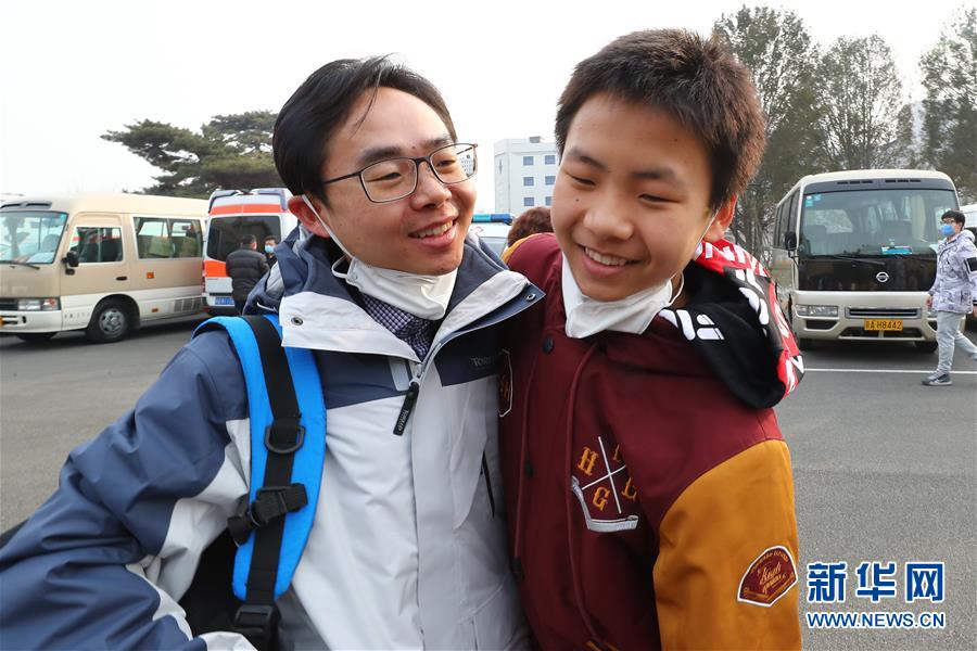 (抗疫一線醫務人員英雄群體·圖文互動)(5)你的名字,我們的希望——記國家援鄂抗疫醫療隊