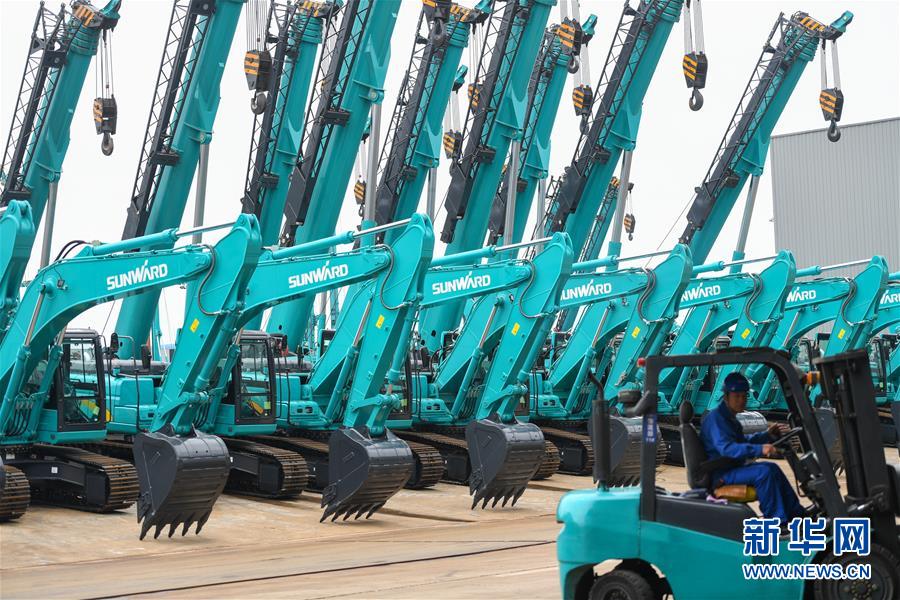 (落實“六穩”“六保”企業見聞·圖文互動)(3)“智慧工廠”引領“生產節拍”——走進山河智能一探究竟