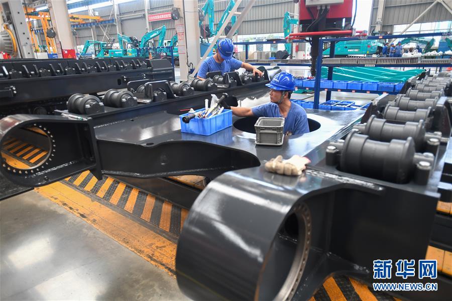 (落實“六穩”“六保”企業見聞·圖文互動)(4)“智慧工廠”引領“生產節拍”——走進山河智能一探究竟