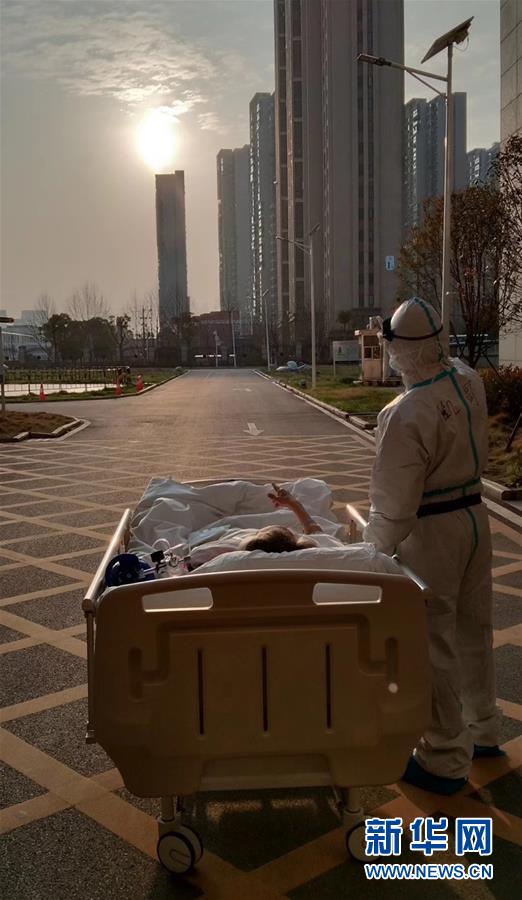 (新華全媒頭條·圖文互動(dòng))(3)奮斗結(jié)碩果,再寫新篇章——寫在共和國(guó)71周年華誕之際