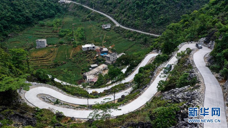(新華全媒頭條·圖文互動(dòng))(11)決戰(zhàn)千山萬(wàn)弄間——廣西“極貧角落”最后攻堅(jiān)記