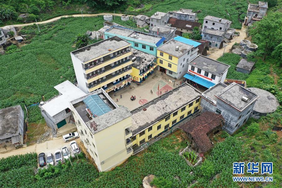 (新華全媒頭條·圖文互動(dòng))(14)決戰(zhàn)千山萬(wàn)弄間——廣西“極貧角落”最后攻堅(jiān)記