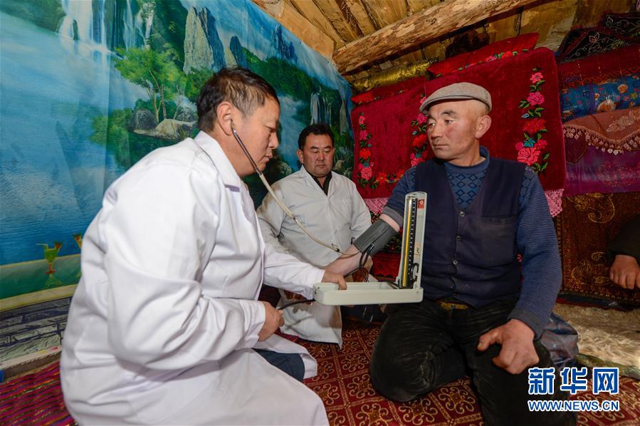 (新華全媒頭條·圖文互動(dòng))(6)新天地 新兒女 新奇跡——脫貧攻堅(jiān)繪就新疆新圖景